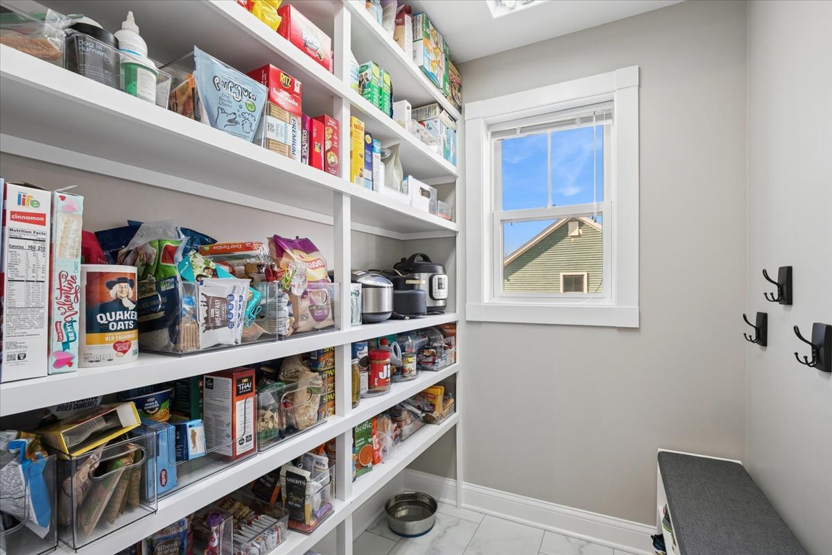 1571 Amos Bennett Street, Grayslake, IL 60030