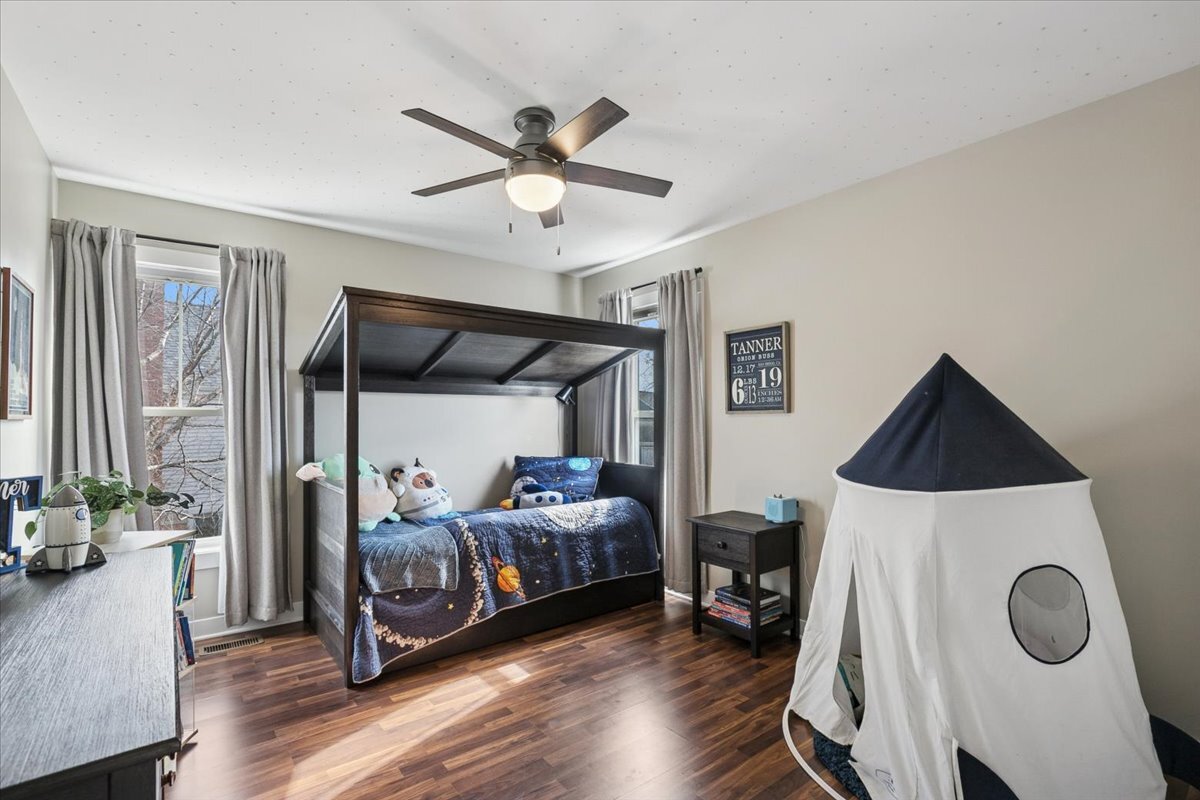 1571 Amos Bennett Street, Grayslake, IL 60030