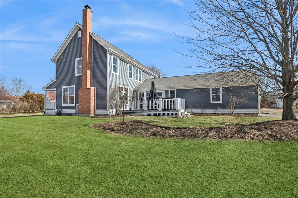 1571 Amos Bennett Street, Grayslake, IL 60030