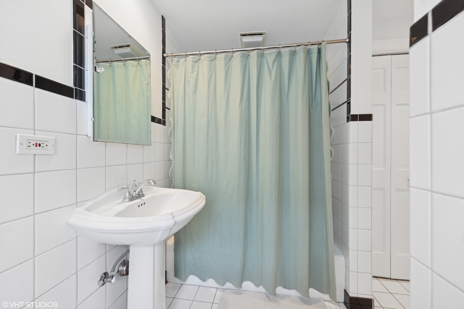 324 S Poplar Avenue, Elmhurst, IL 60126