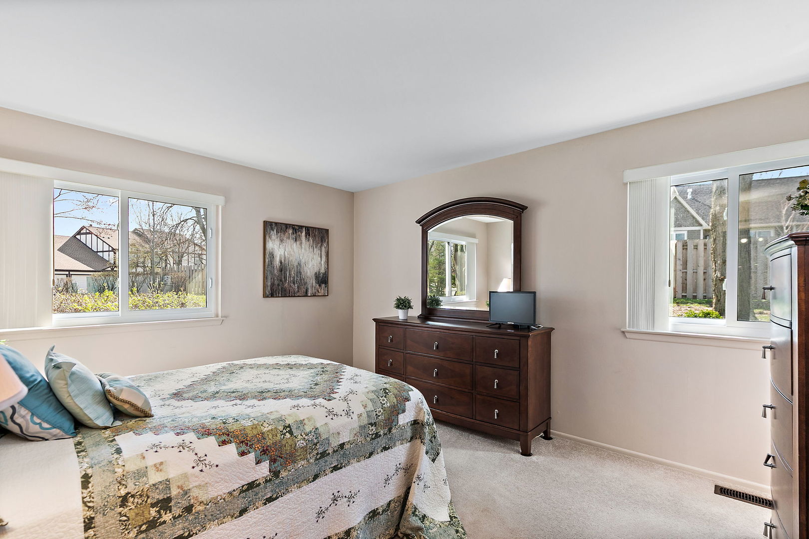 36 Waterbury Lane #N01, Schaumburg, IL 60193