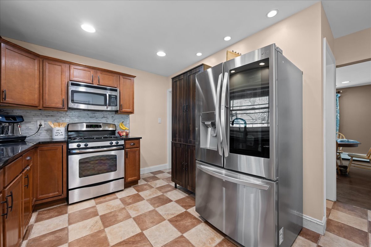 612 Illinois Street, Geneva, IL 60134