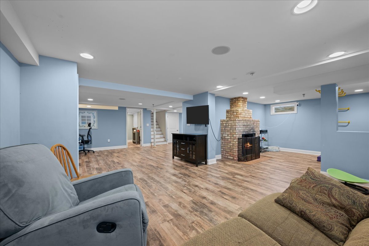 612 Illinois Street, Geneva, IL 60134