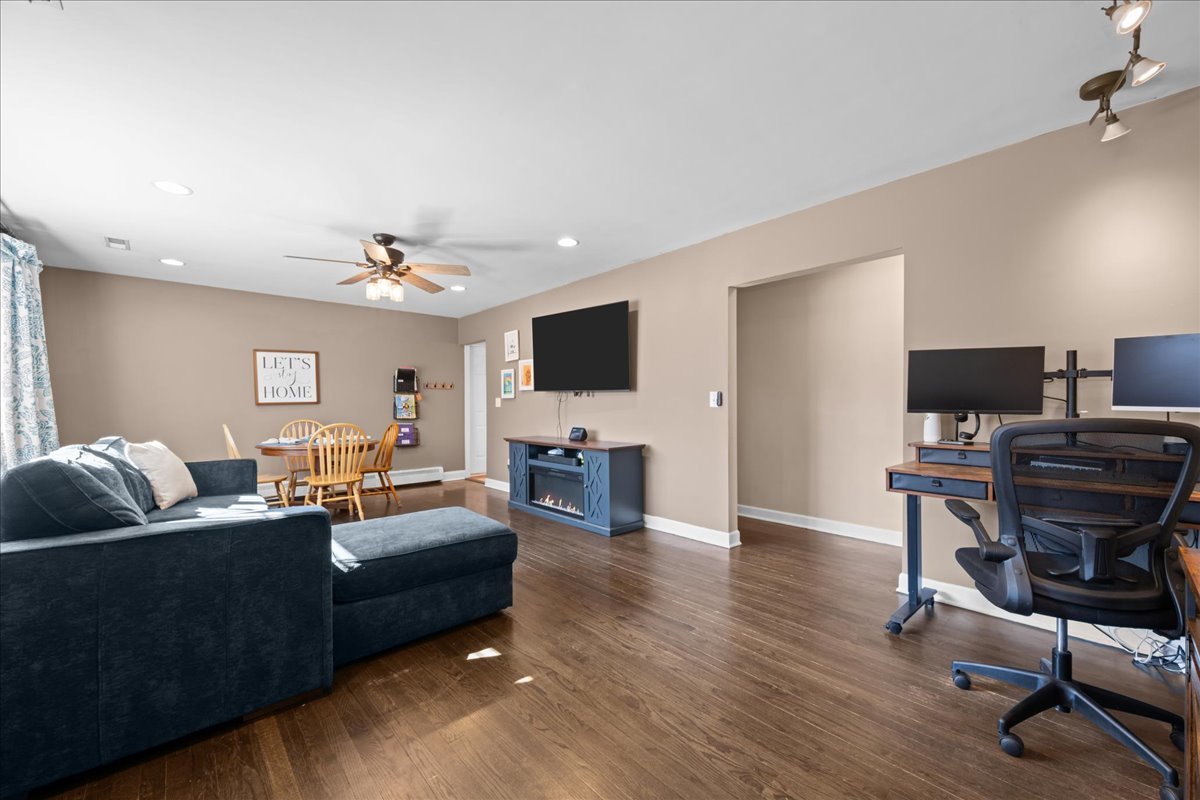 612 Illinois Street, Geneva, IL 60134