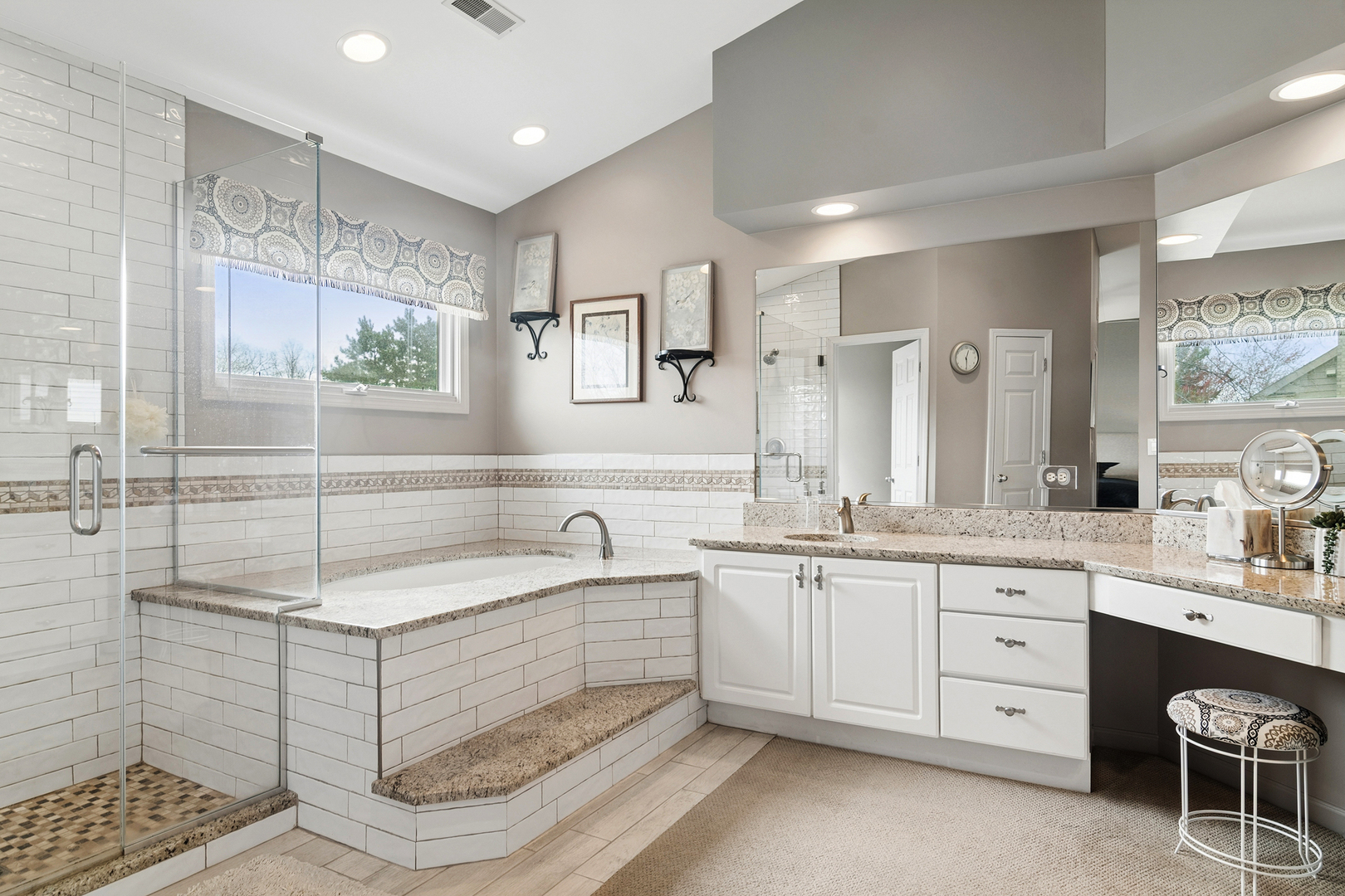 2038 Sheridan Road, Buffalo Grove, IL 60089