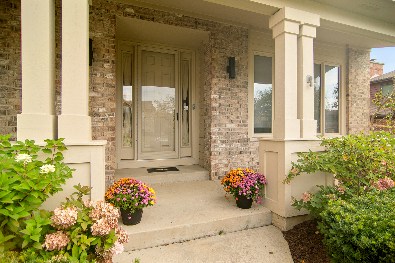 2038 Sheridan Road, Buffalo Grove, IL 60089