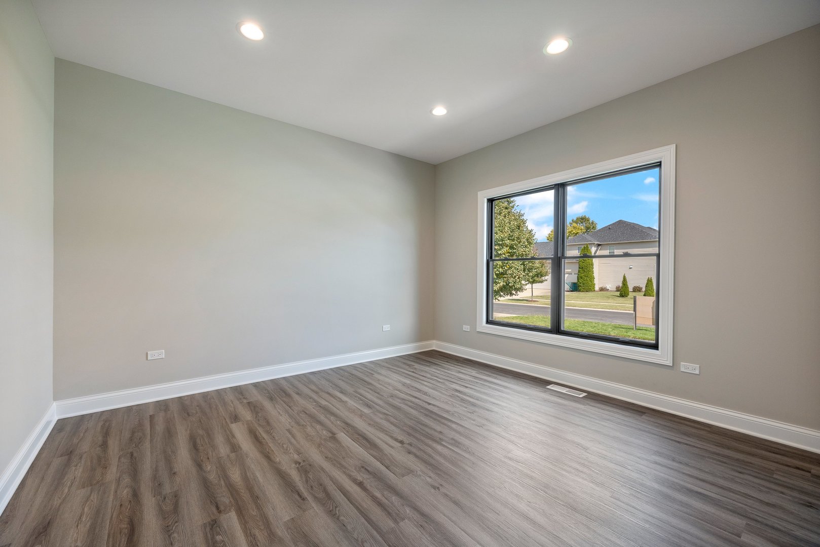 1033 Emerald Drive, Naperville, IL 60540