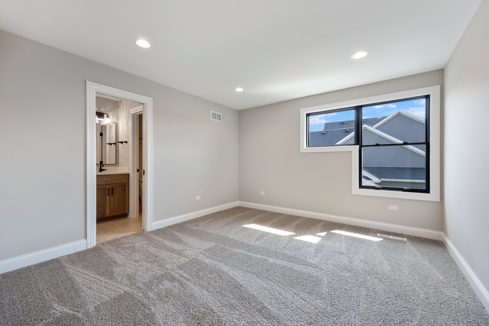 1033 Emerald Drive, Naperville, IL 60540