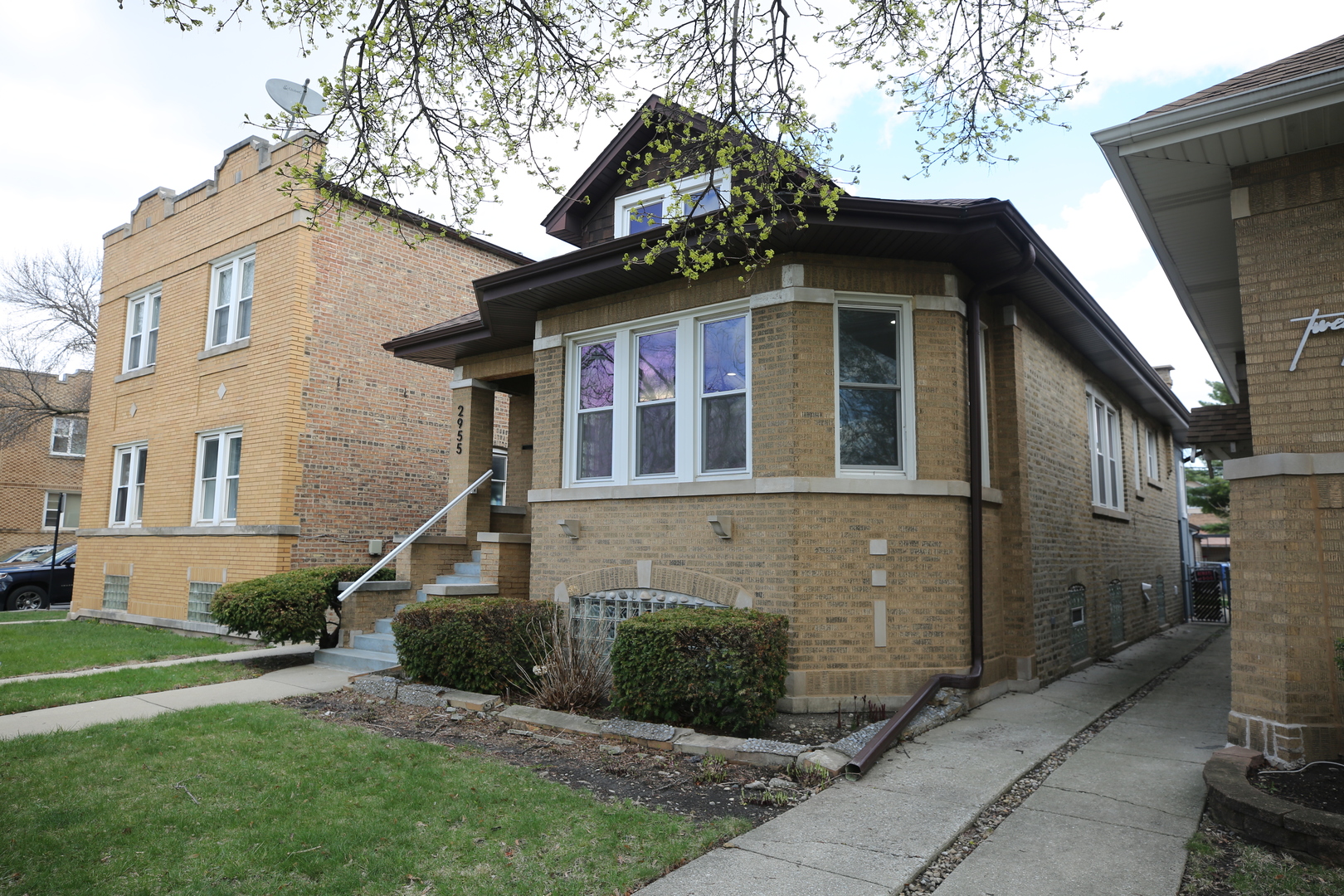 2955 N LOTUS Avenue, Chicago, IL 60641