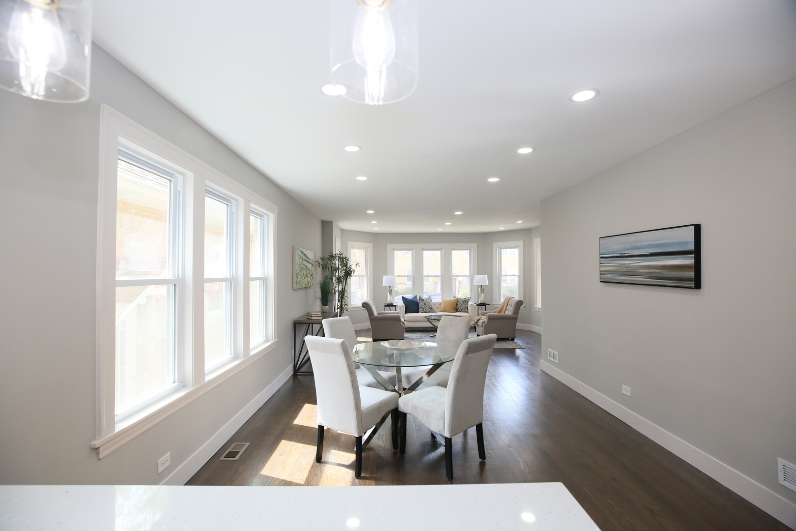 2955 N LOTUS Avenue, Chicago, IL 60641