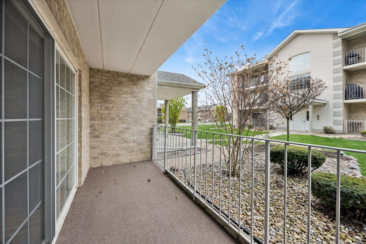 9130 W 95th Street #1B, Hickory Hills, IL 60457