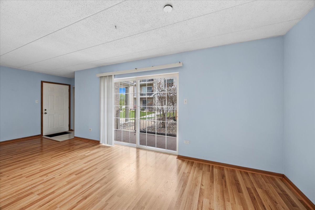 9130 W 95th Street #1B, Hickory Hills, IL 60457