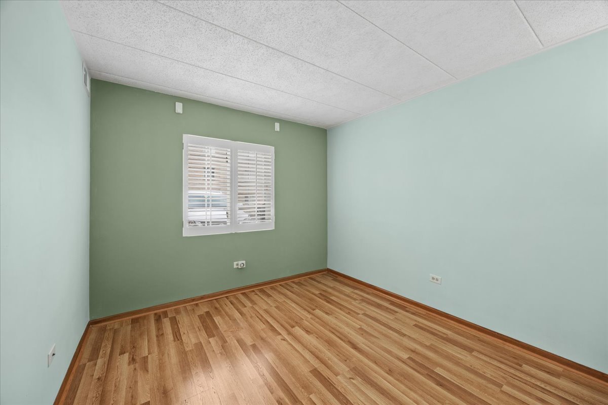 9130 W 95th Street #1B, Hickory Hills, IL 60457