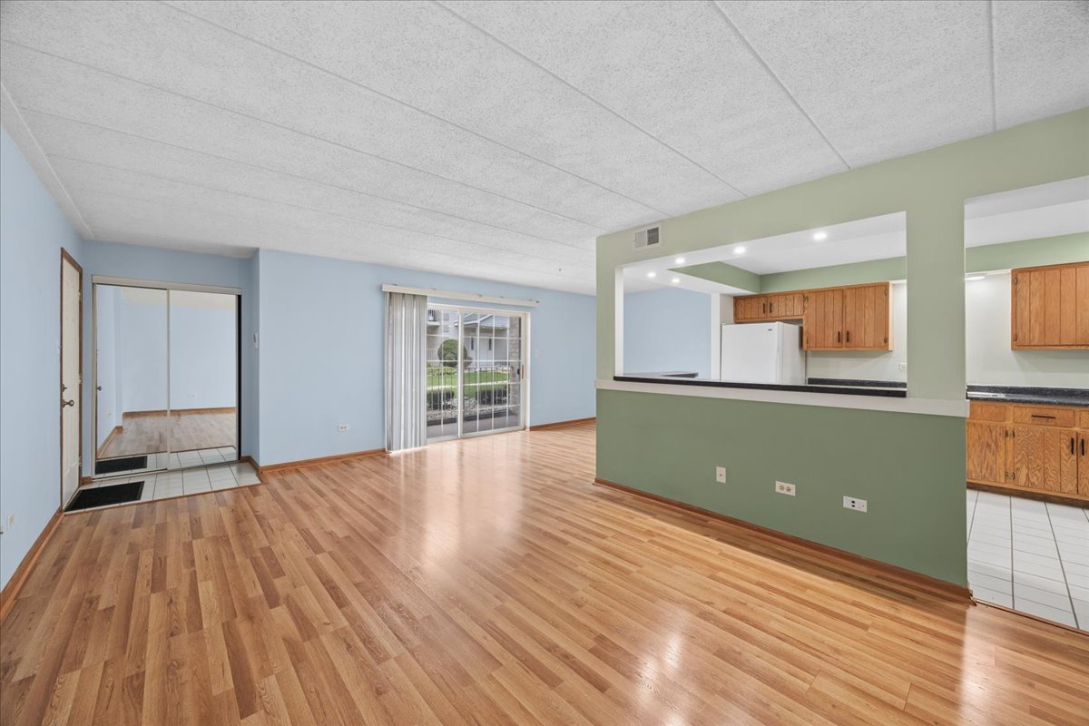 9130 W 95th Street #1B, Hickory Hills, IL 60457