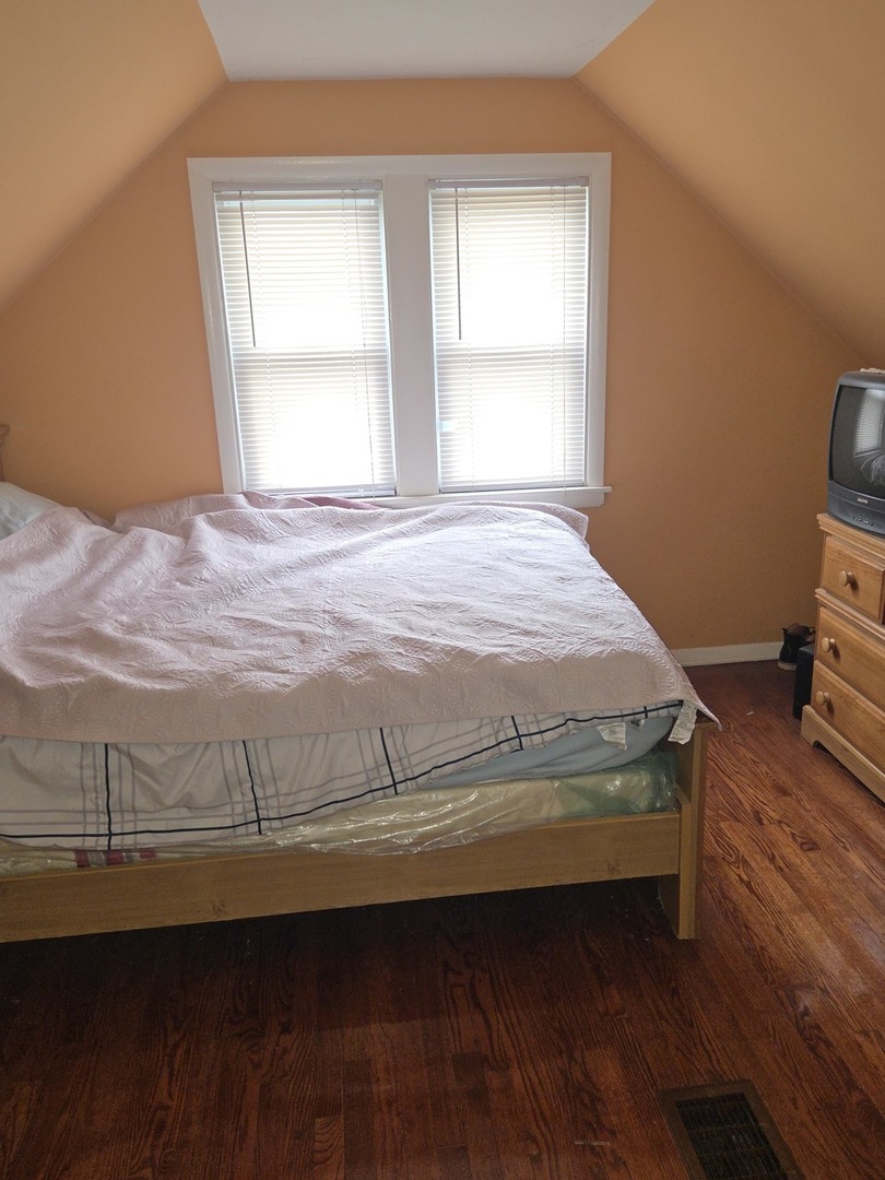 7925 S Richmond Street, Chicago, IL 60652