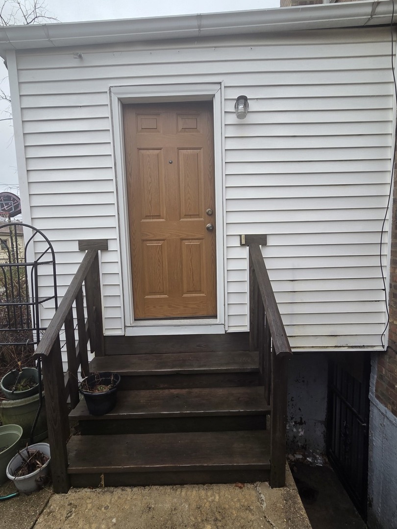 7925 S Richmond Street, Chicago, IL 60652