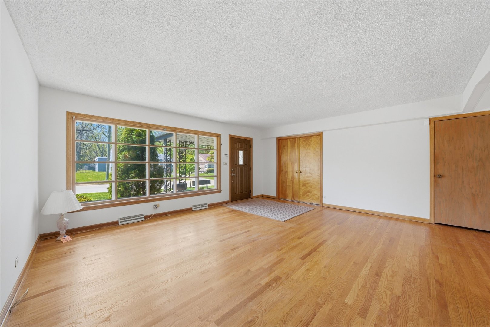 18131 Loomis Avenue, Homewood, IL 60430