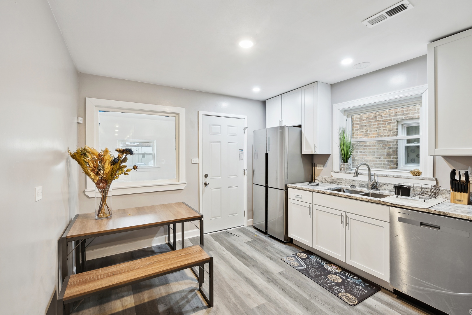 5565 W Gladys Avenue #2, Chicago, IL 60644