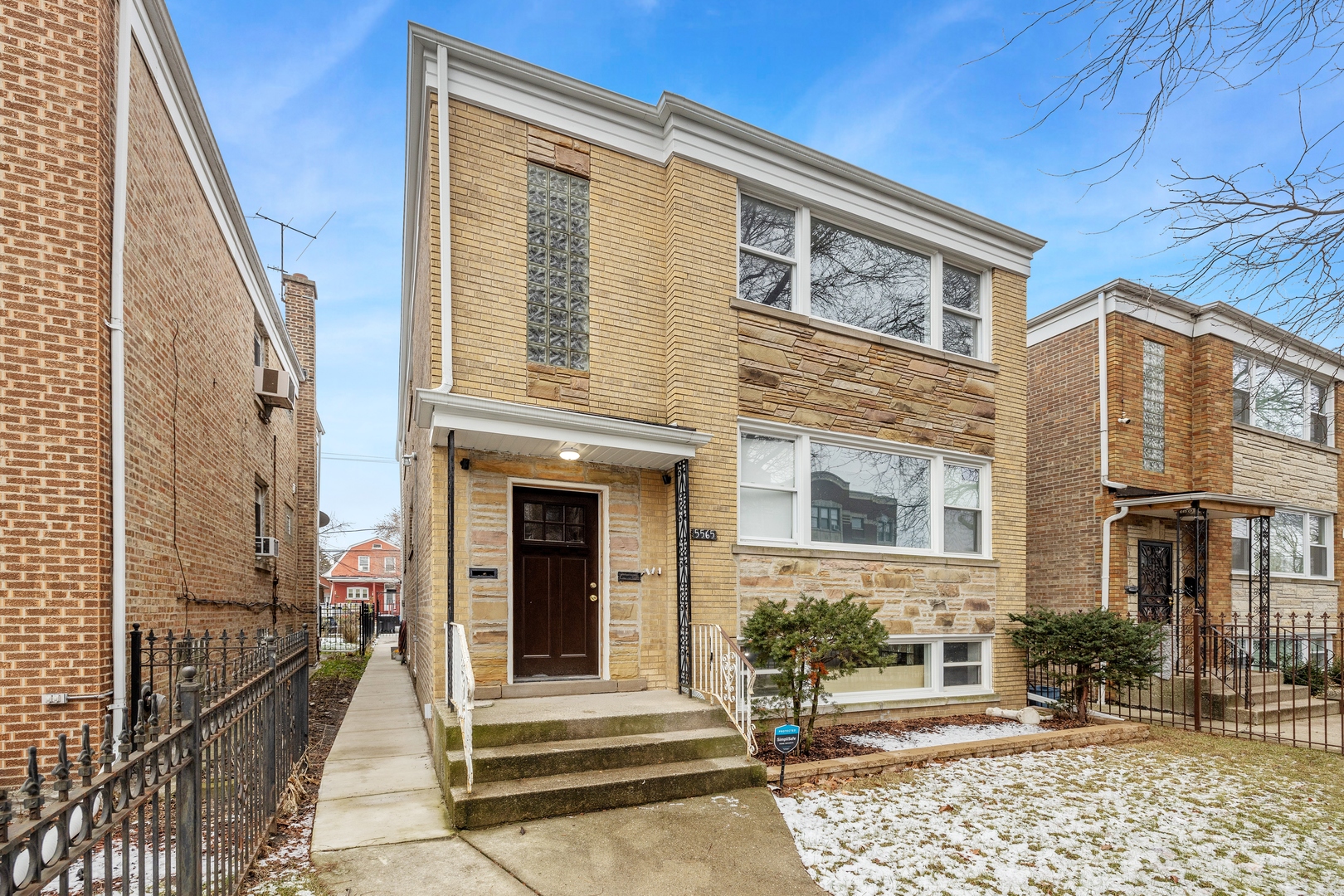 5565 W Gladys Avenue #2, Chicago, IL 60644
