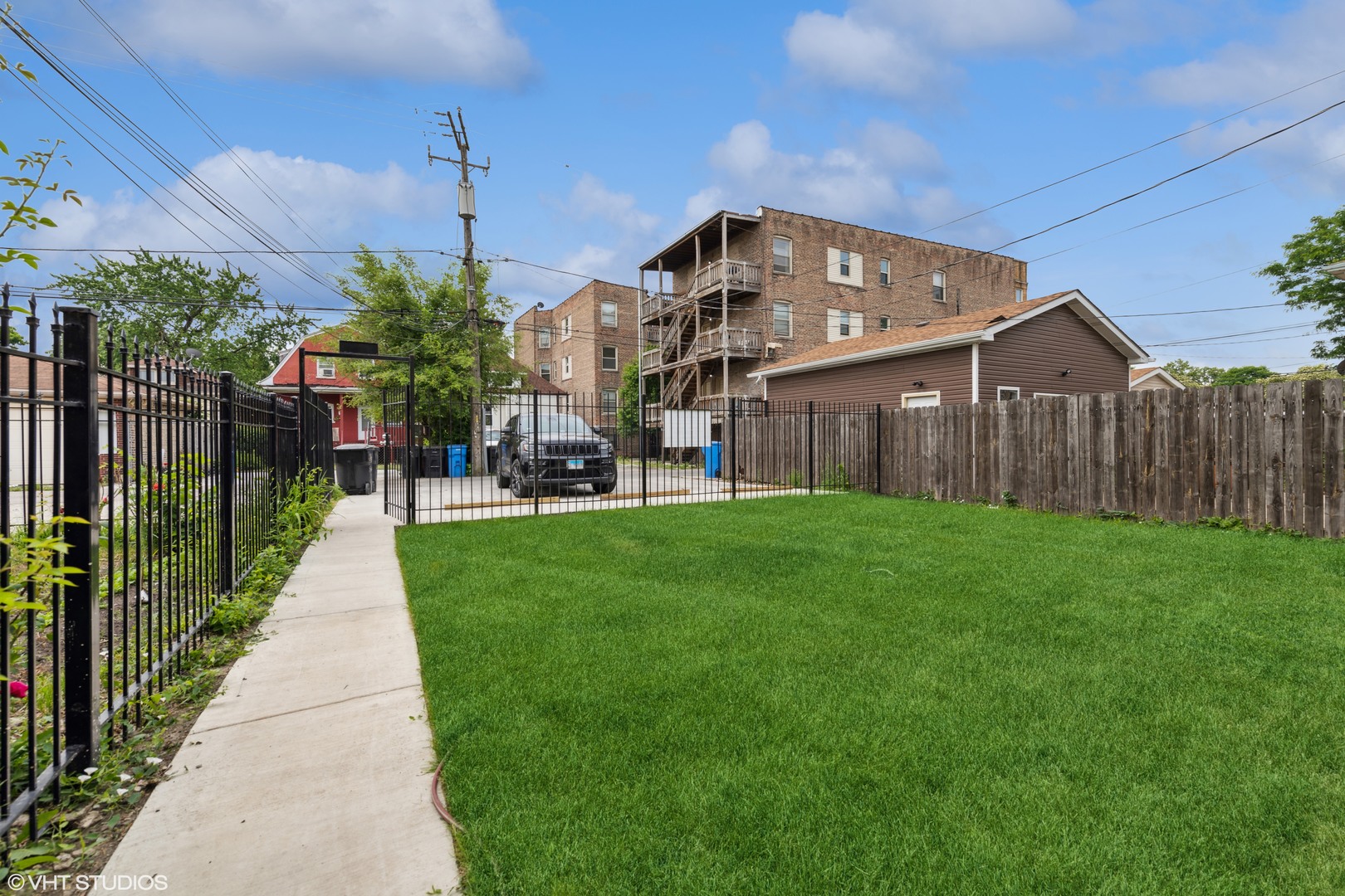 5565 W Gladys Avenue #2, Chicago, IL 60644
