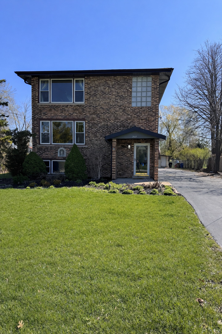 7819 Garden Lane #1, Justice, IL 60458