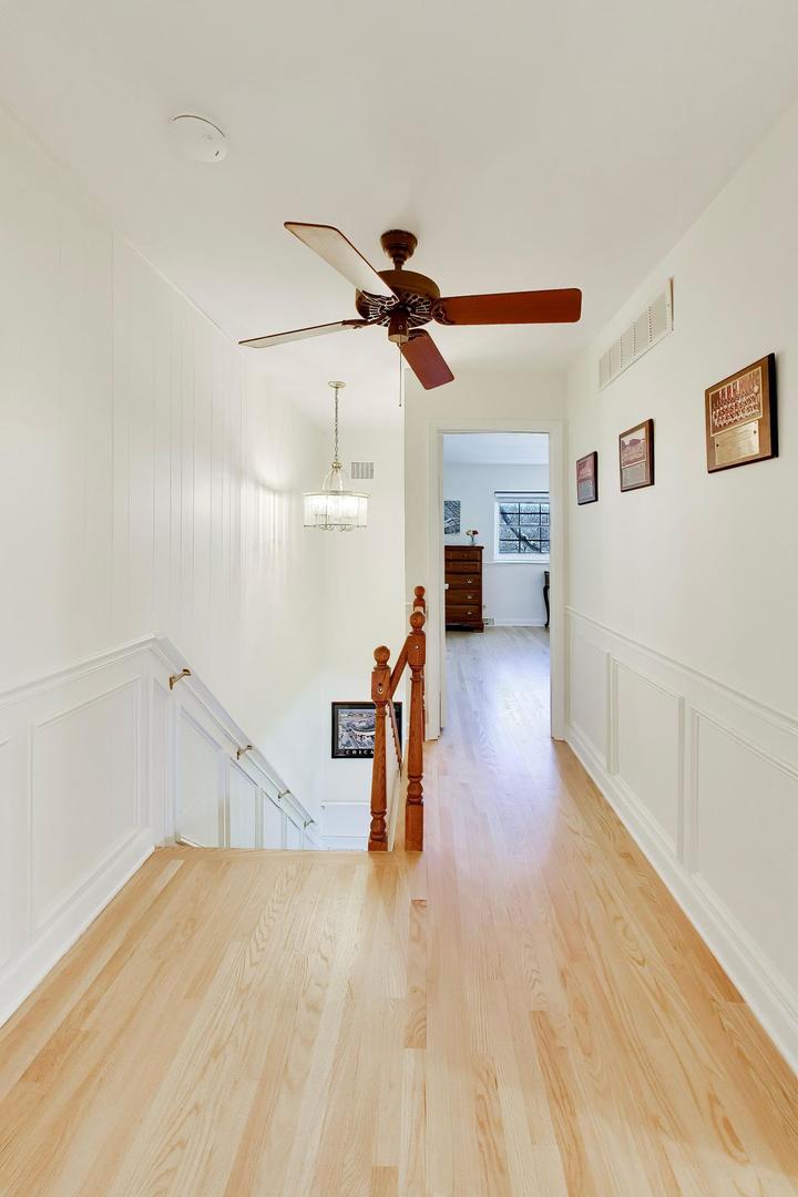 845 Country Club Drive #F, Libertyville, IL 60048