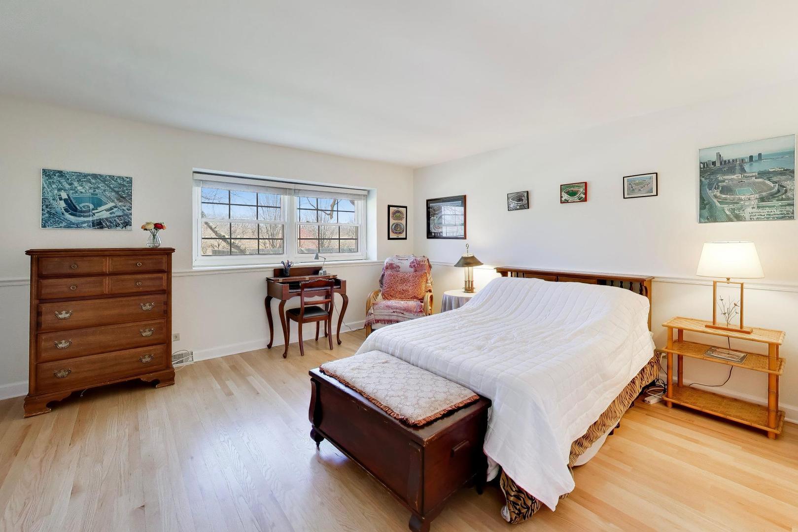 845 Country Club Drive #F, Libertyville, IL 60048