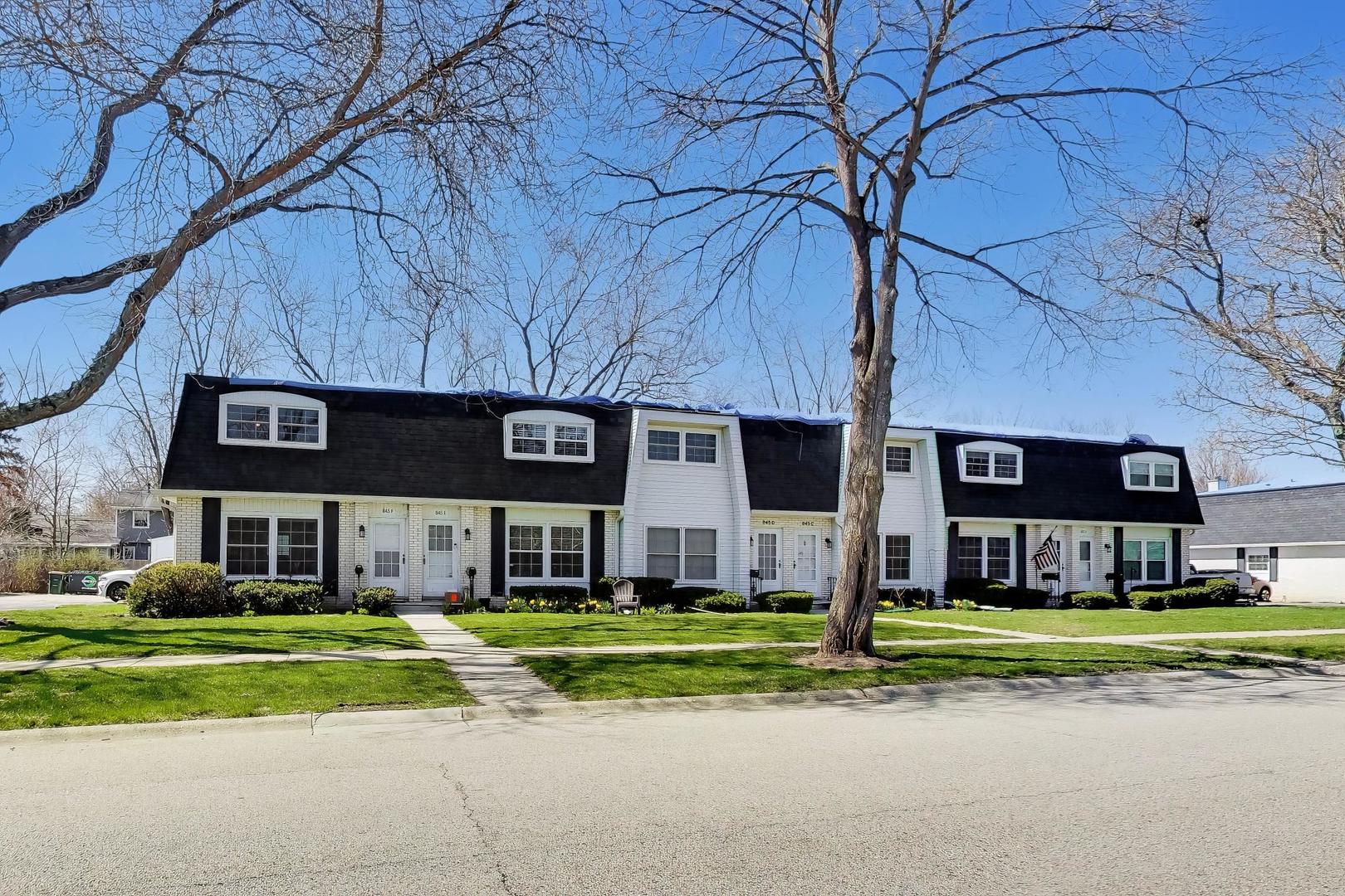 845 Country Club Drive #F, Libertyville, IL 60048