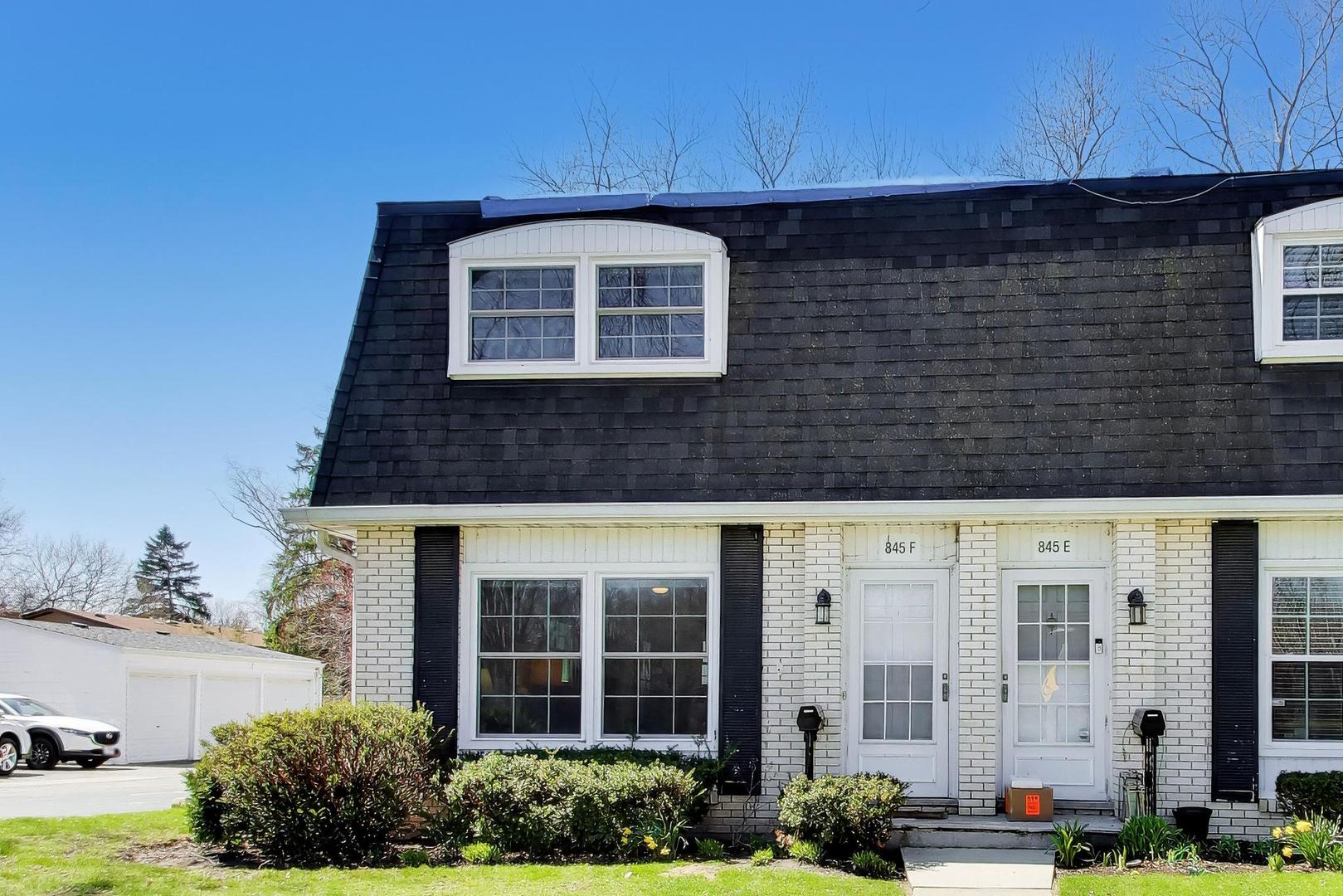 845 Country Club Drive #F, Libertyville, IL 60048