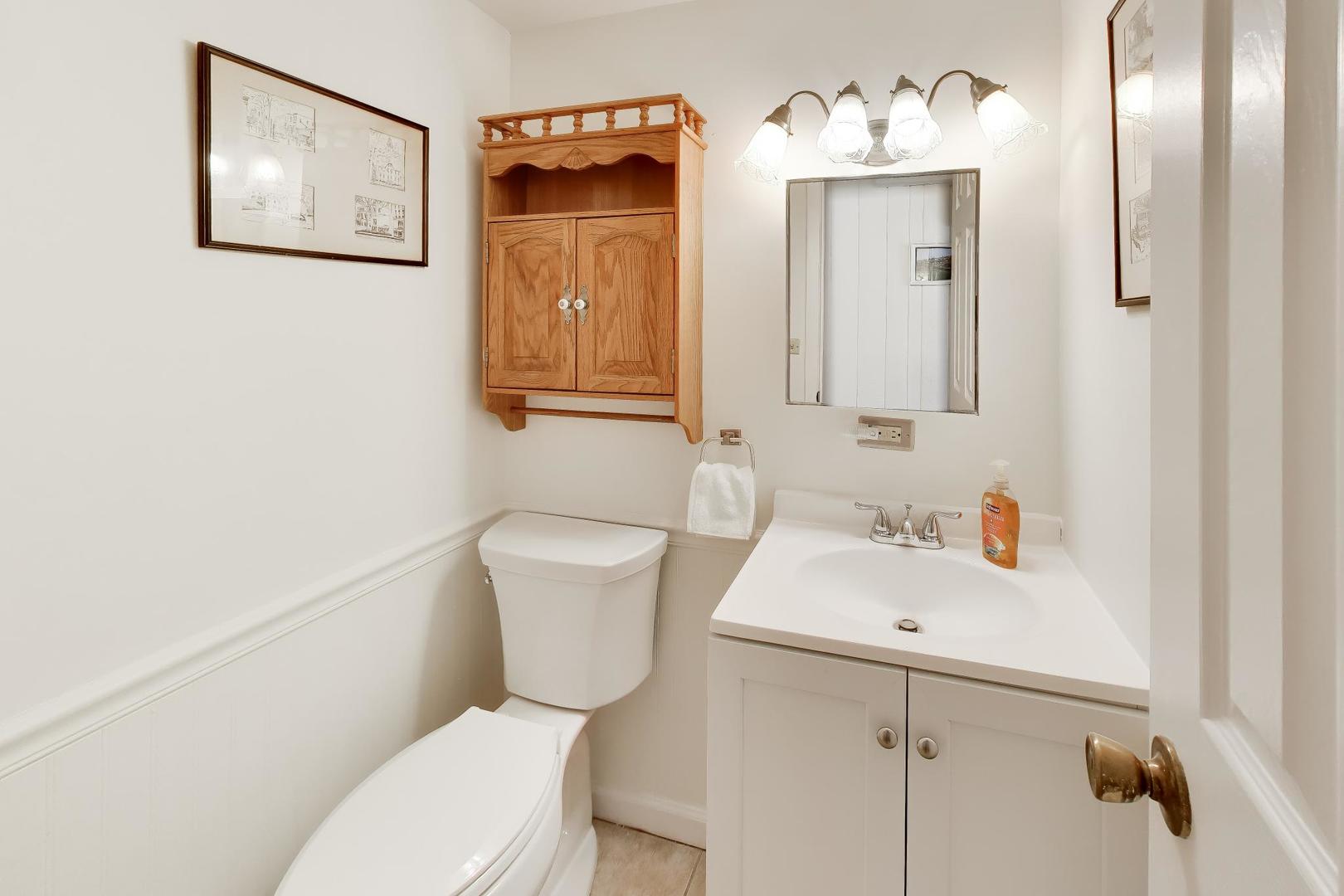 845 Country Club Drive #F, Libertyville, IL 60048