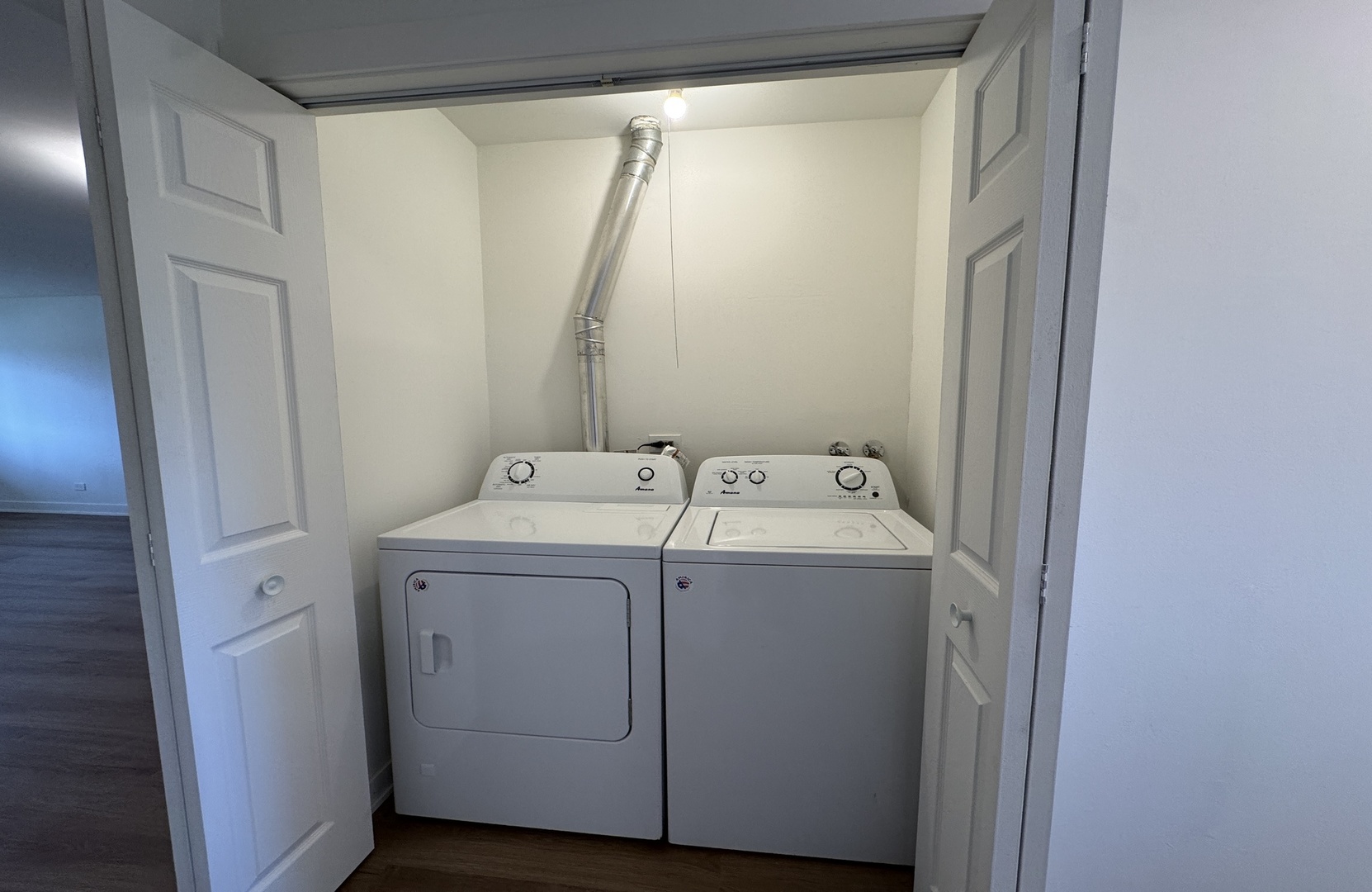 633 Dulles Road #B, Des Plaines, IL 60016