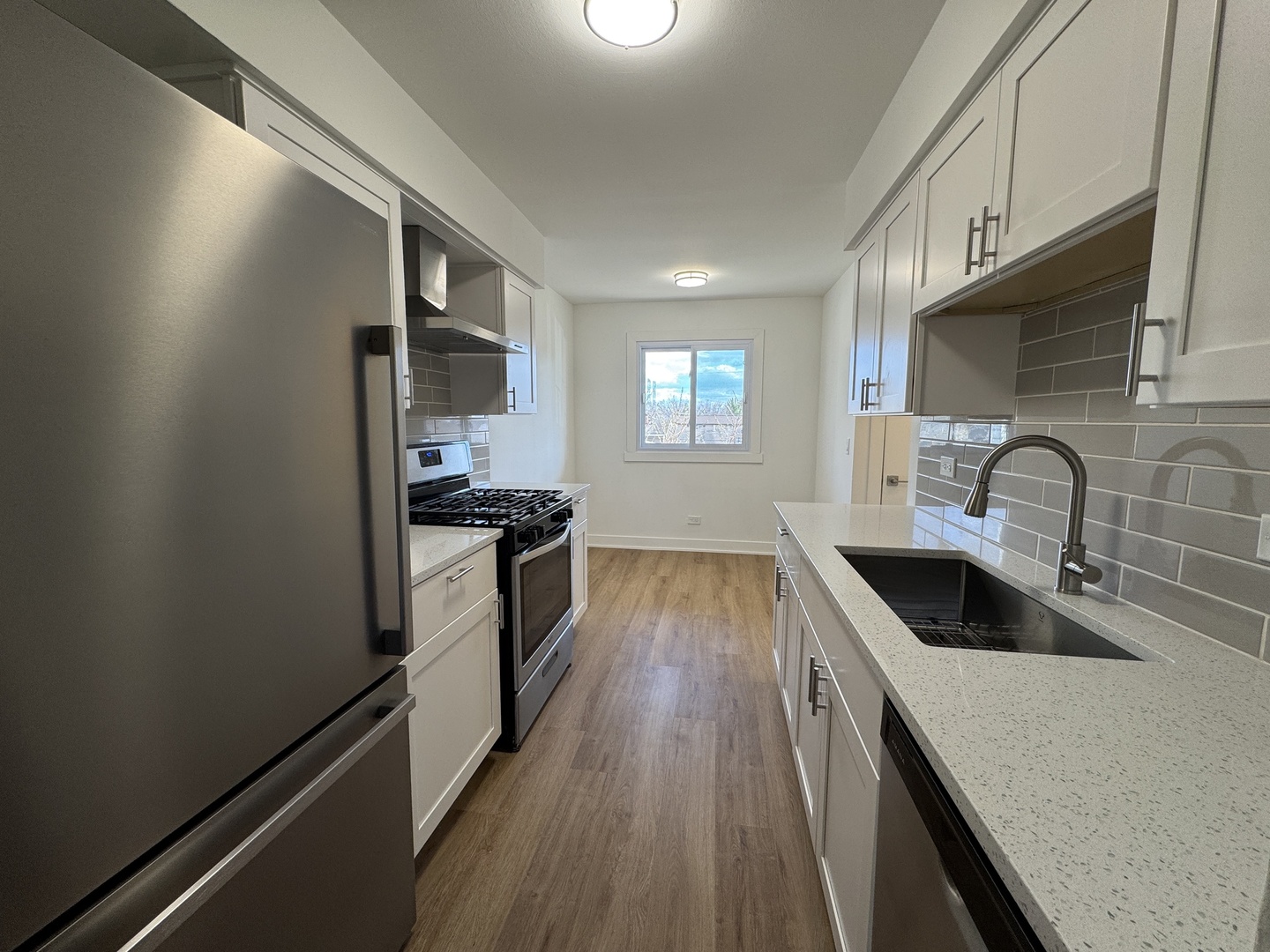 633 Dulles Road #B, Des Plaines, IL 60016