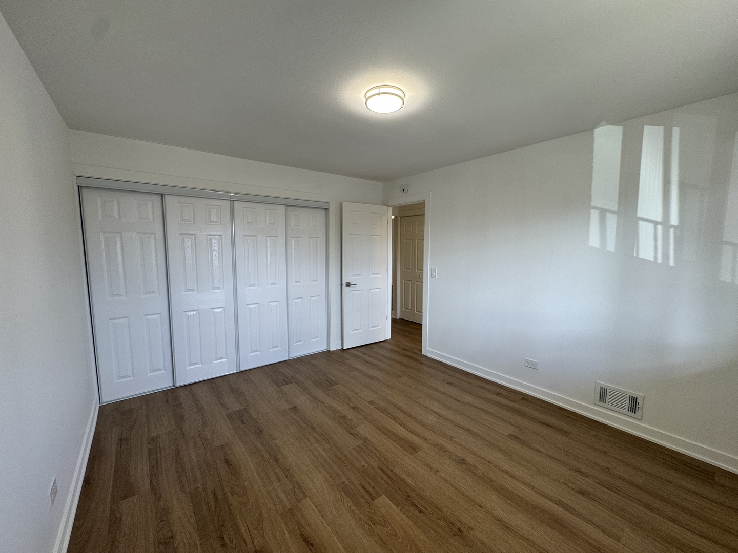 633 Dulles Road #B, Des Plaines, IL 60016