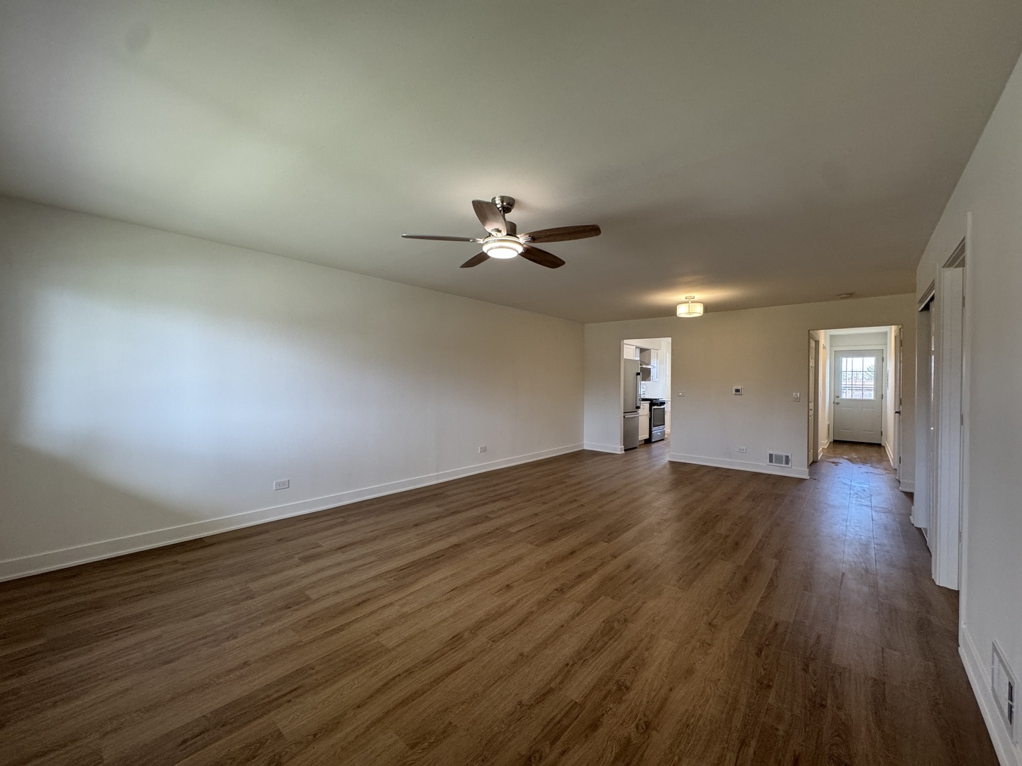 633 Dulles Road #B, Des Plaines, IL 60016