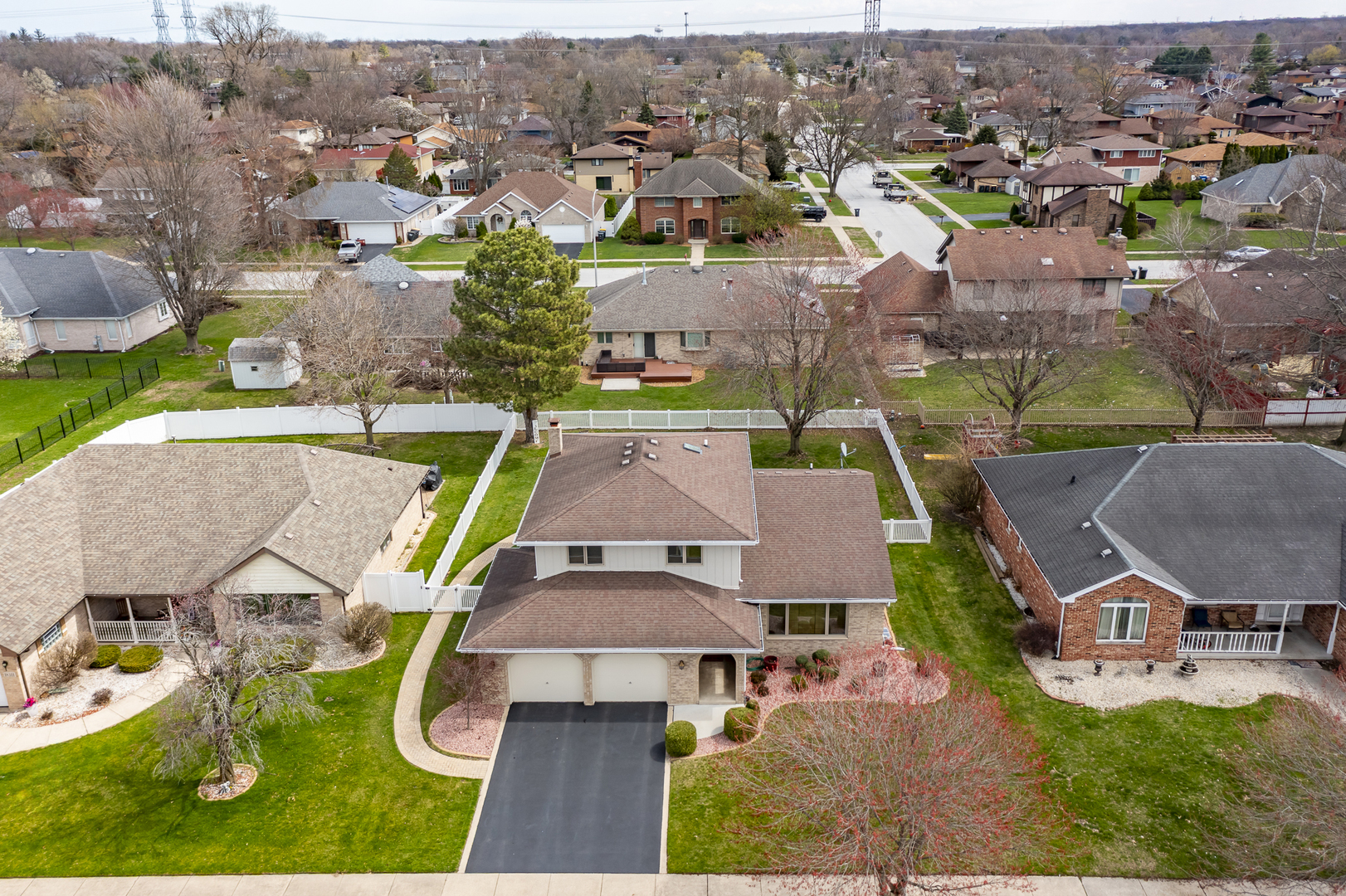 18319 Holland Road, Lansing, IL 60438