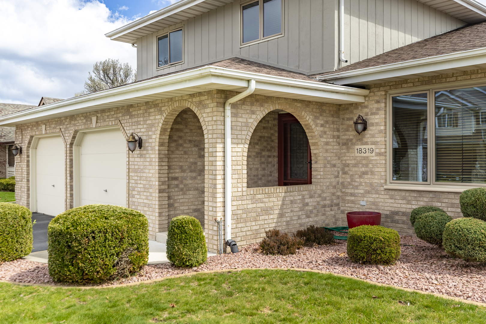 18319 Holland Road, Lansing, IL 60438