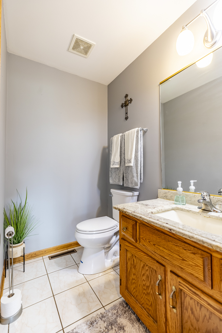 18319 Holland Road, Lansing, IL 60438