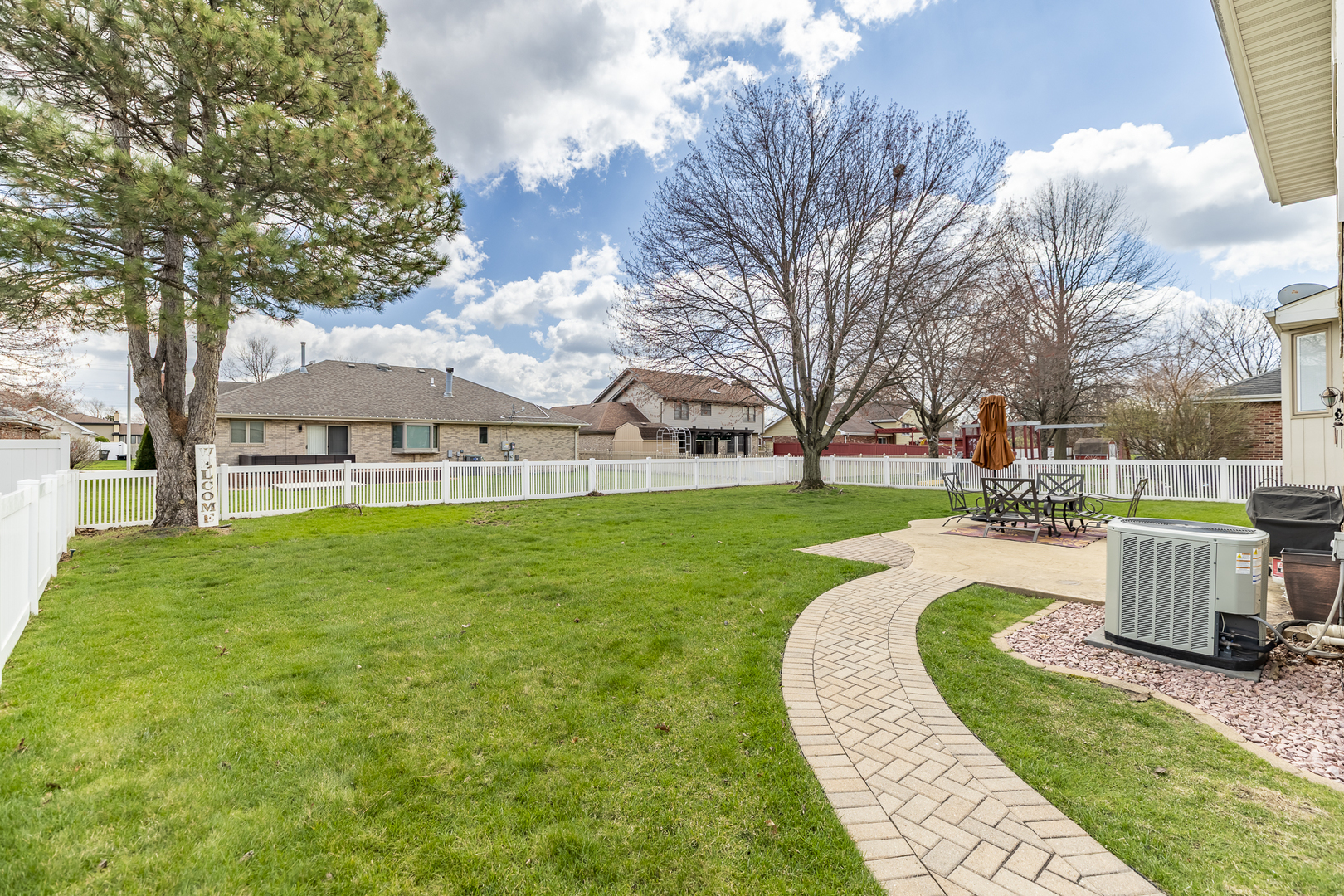 18319 Holland Road, Lansing, IL 60438