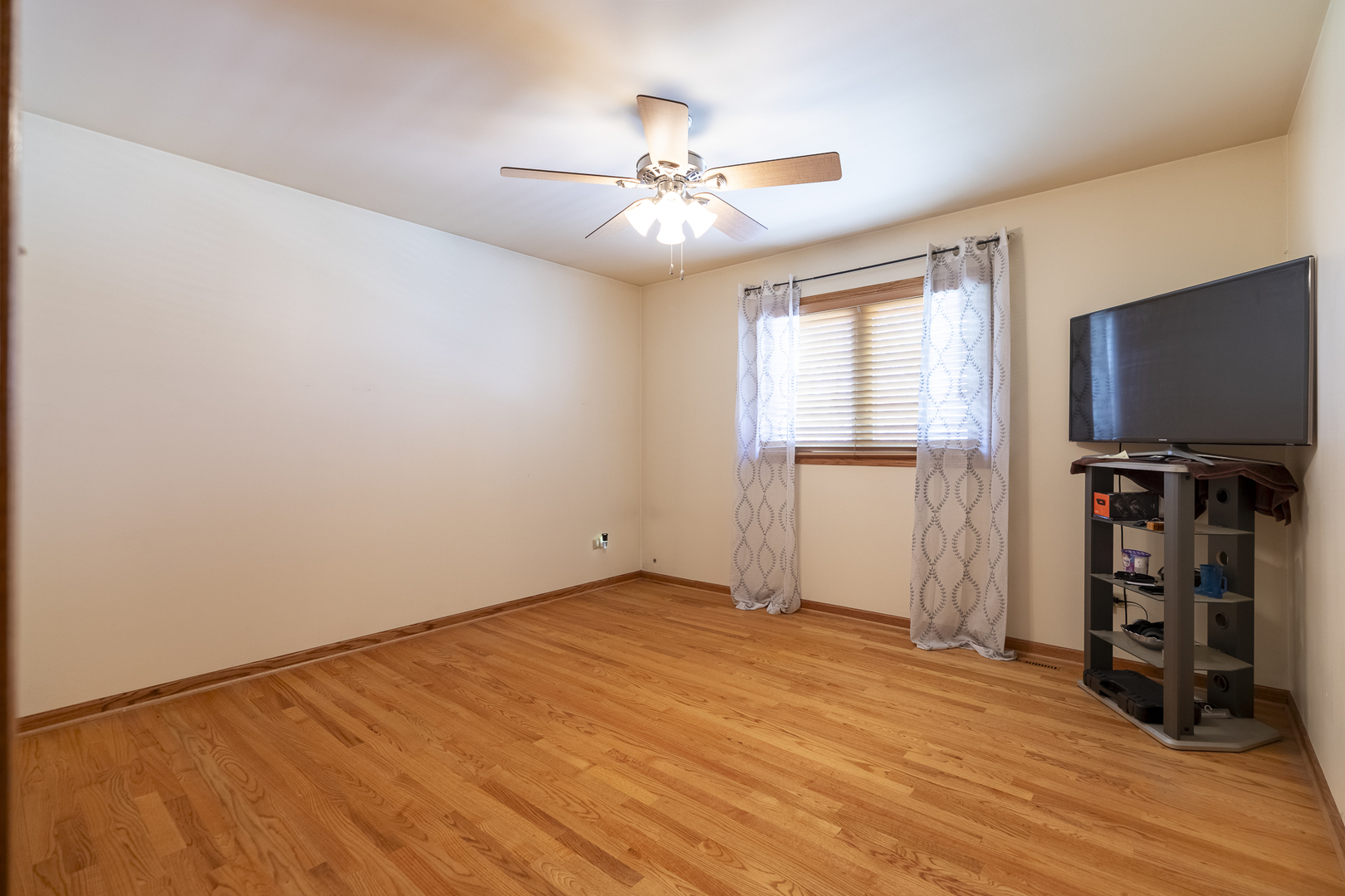 18319 Holland Road, Lansing, IL 60438