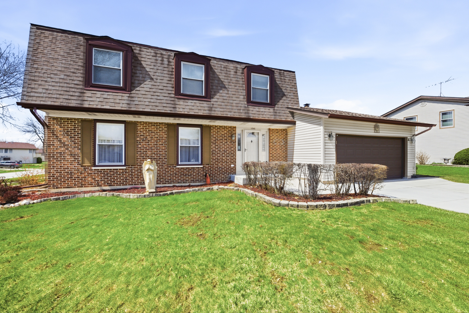 1641 Missouri Drive, Elk Grove Village, IL 60007