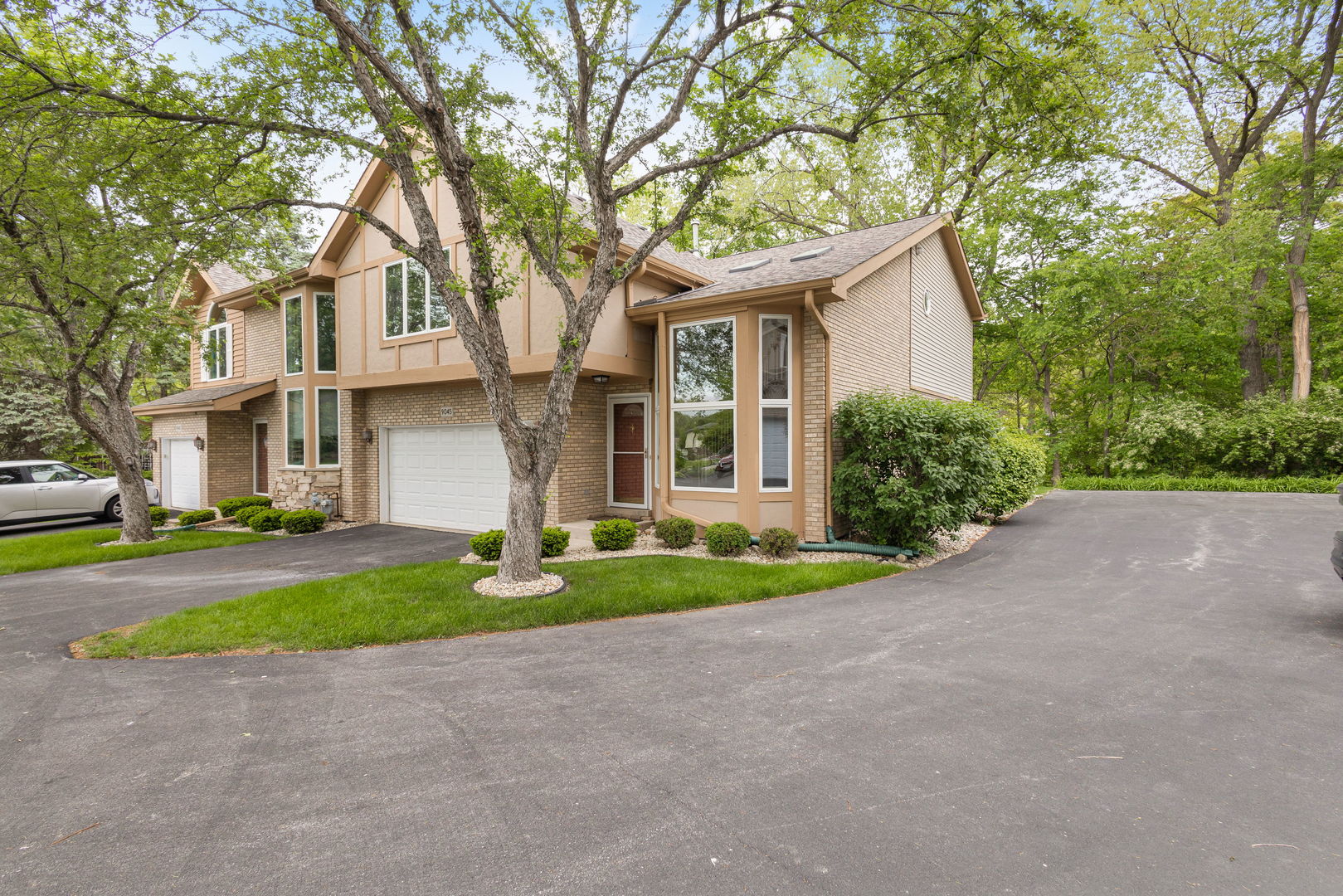 9045 ARCHER Avenue, Willow Springs, IL 60480