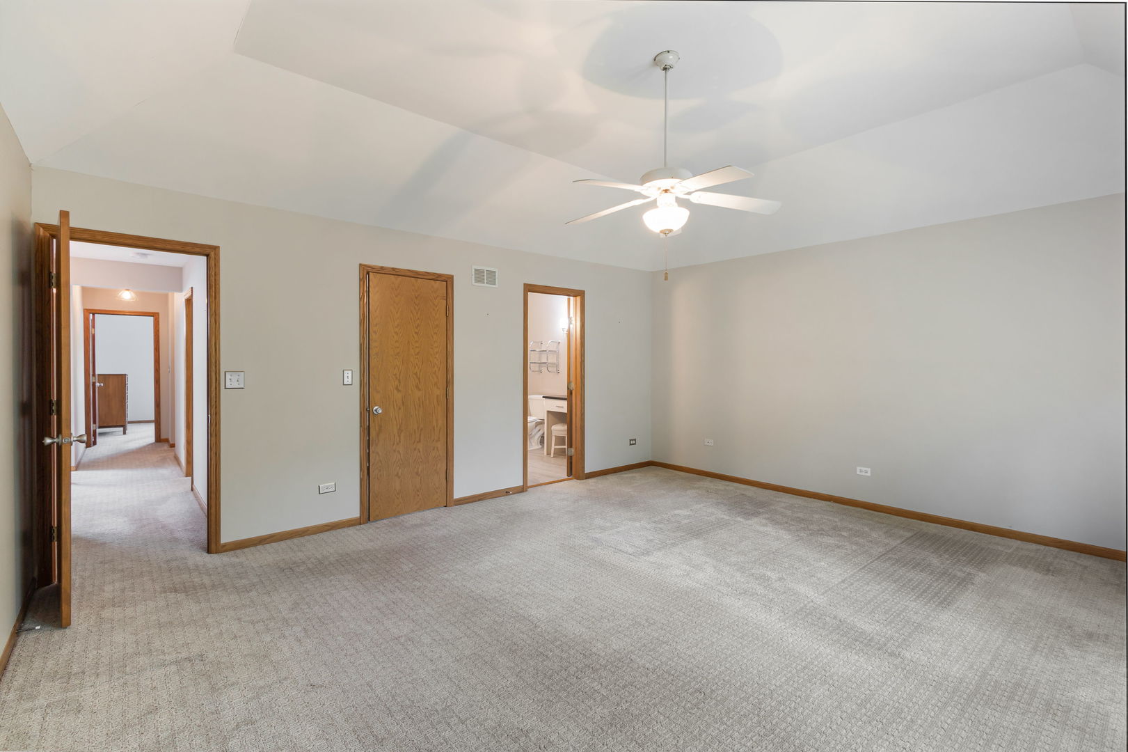 9045 ARCHER Avenue, Willow Springs, IL 60480