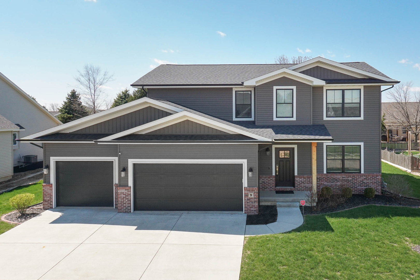 9 Brookstone Circle, Bloomington, IL 61704