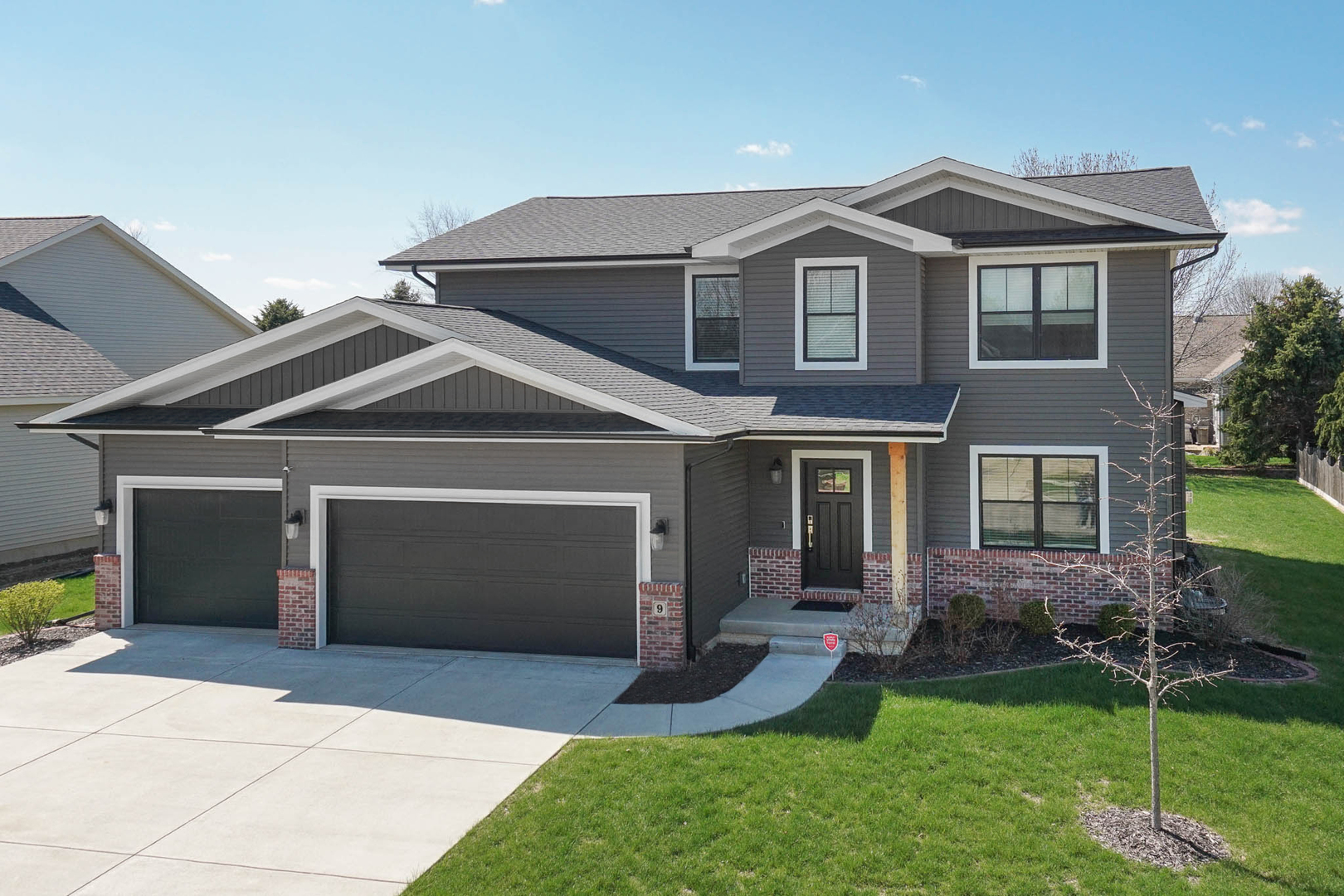 9 Brookstone Circle, Bloomington, IL 61704