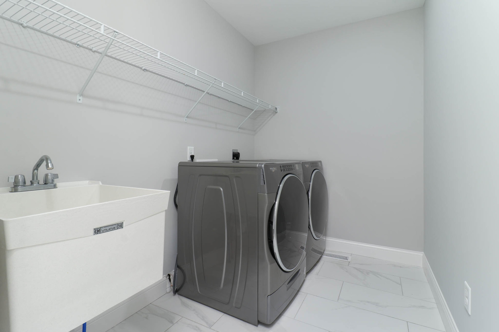 9 Brookstone Circle, Bloomington, IL 61704