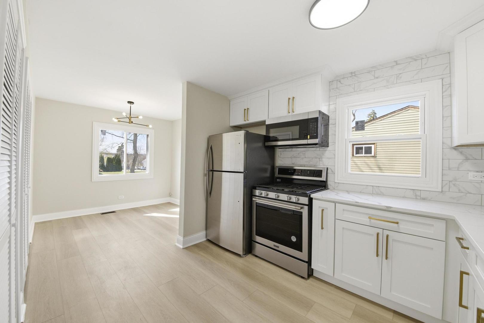 1543 Highland Avenue, Glendale Heights, IL 60139