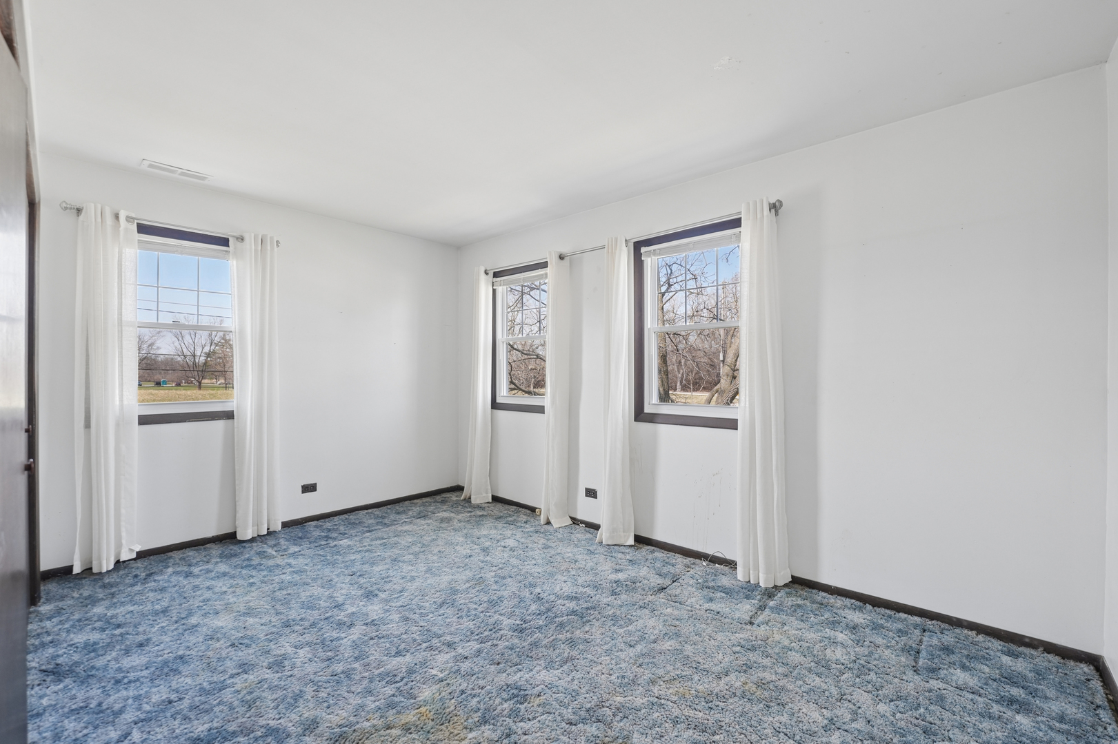 901 E Sunrise Road, Addison, IL 60101