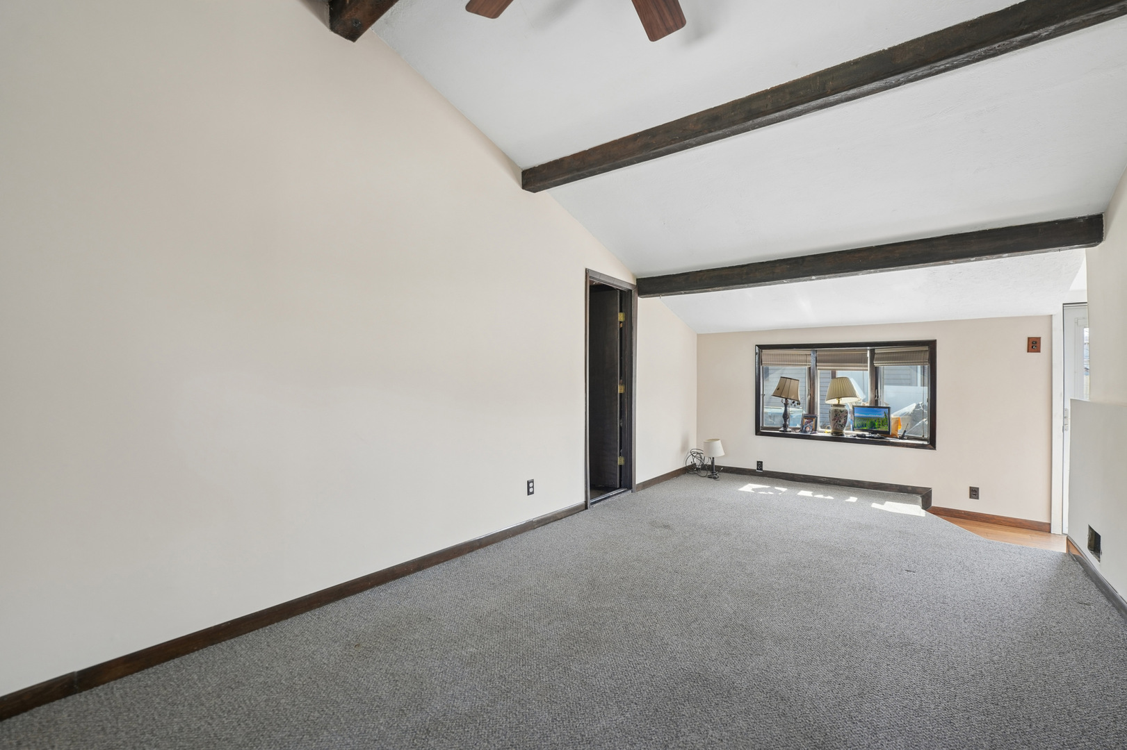 901 E Sunrise Road, Addison, IL 60101