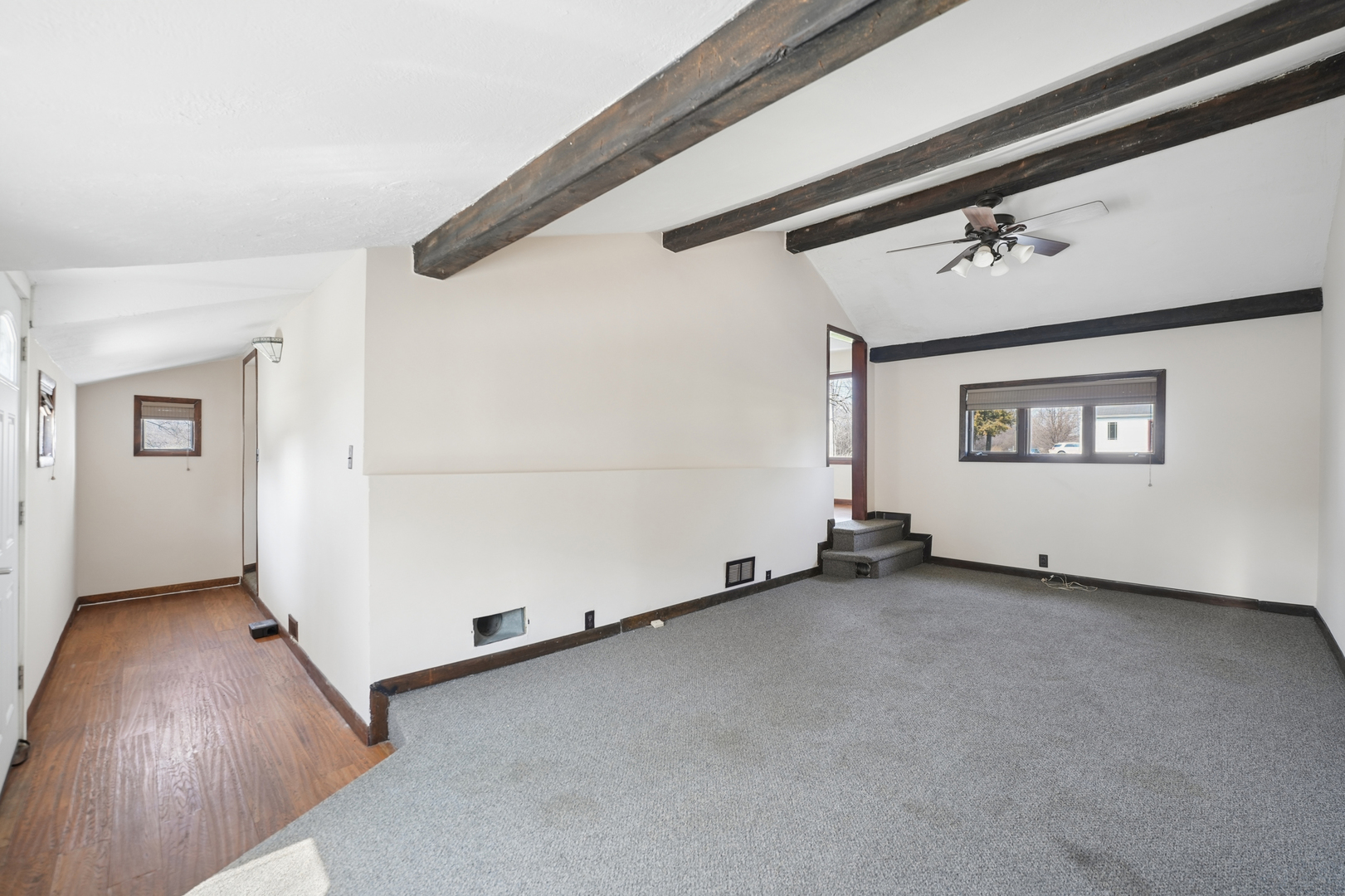 901 E Sunrise Road, Addison, IL 60101