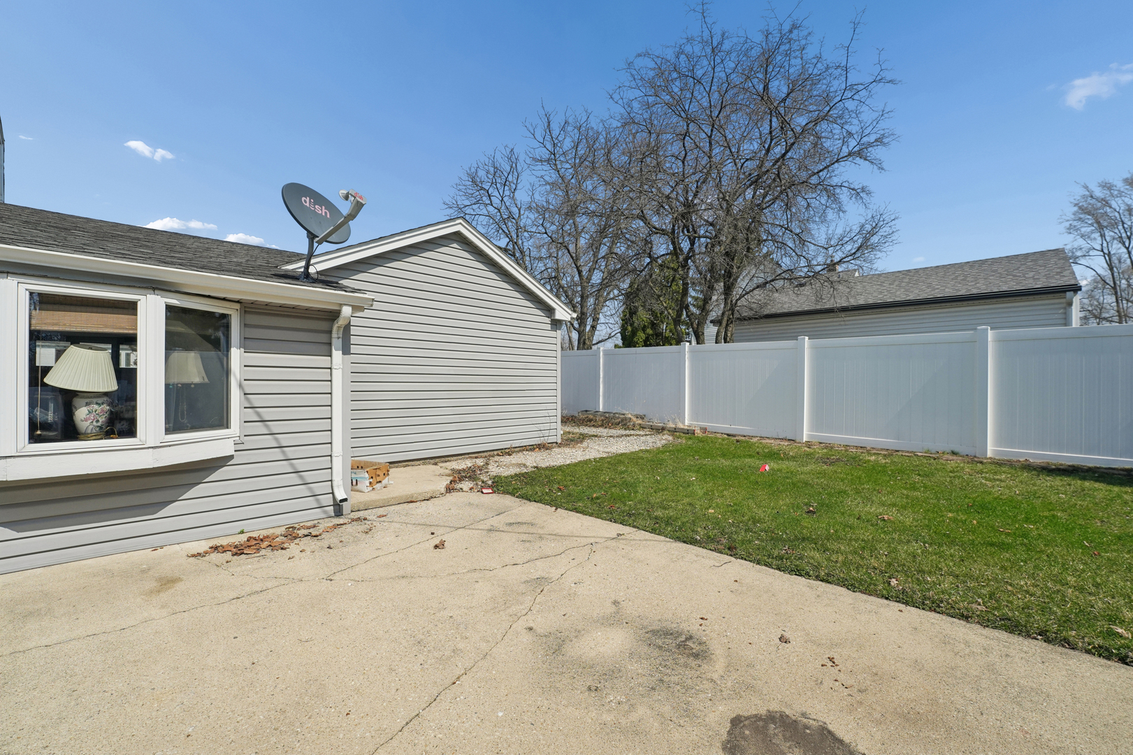901 E Sunrise Road, Addison, IL 60101